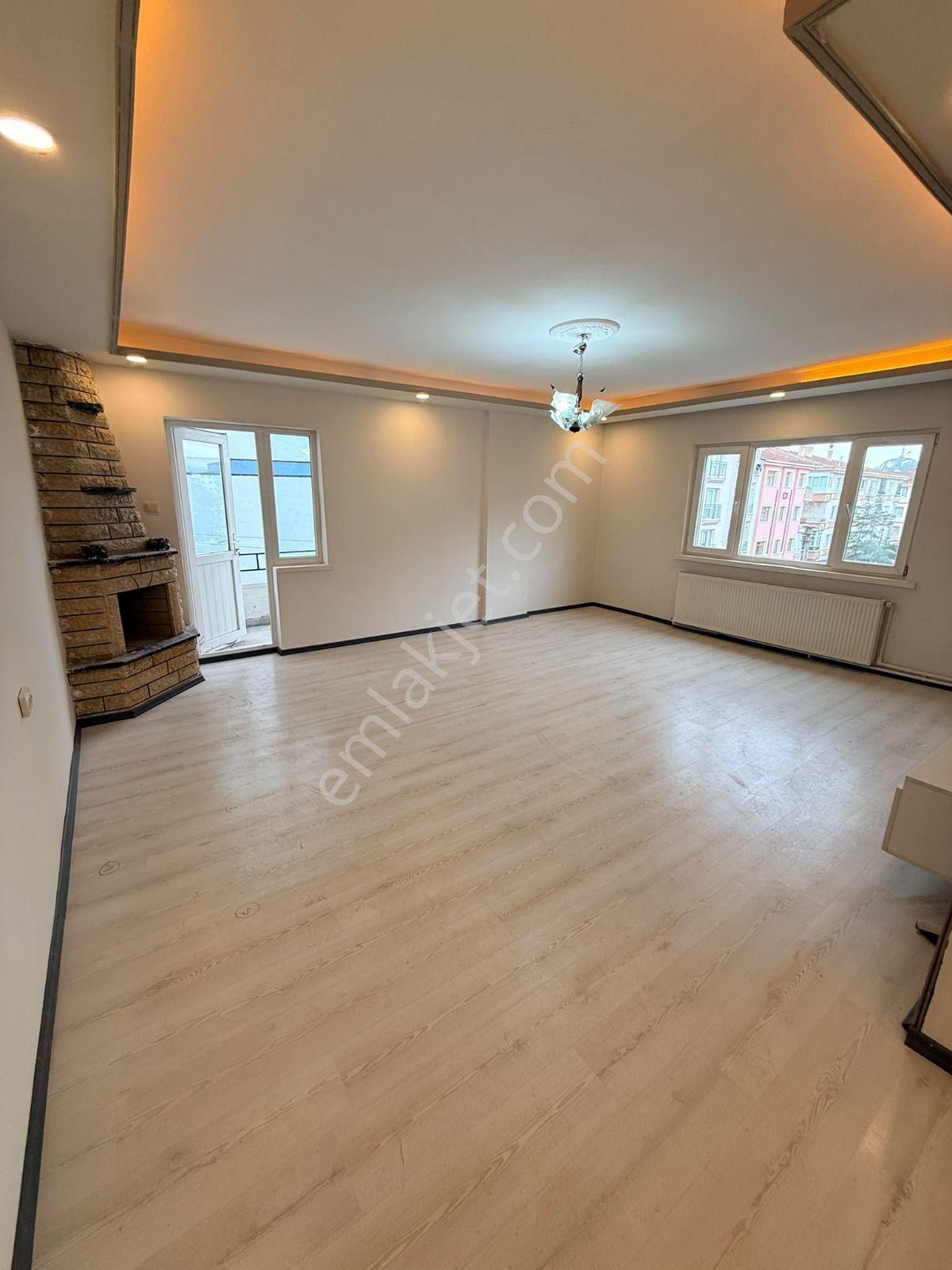 Akşemsettin Mah'de 3+1 Satılık Ara Kat Ön Cephe Bağımsız Full Yapılı Daire — fotoğraf 14