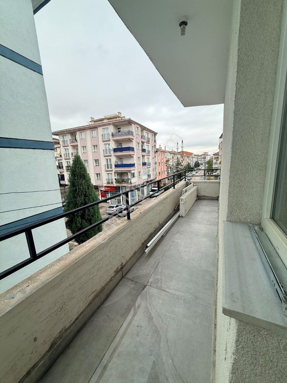 Akşemsettin Mah'de 3+1 Satılık Ara Kat Ön Cephe Bağımsız Full Yapılı Daire — fotoğraf 26