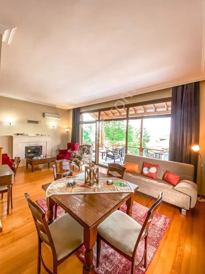 Sapanca’da Göl Manzaralı Satılık Müstakil Villa — fotoğraf 15