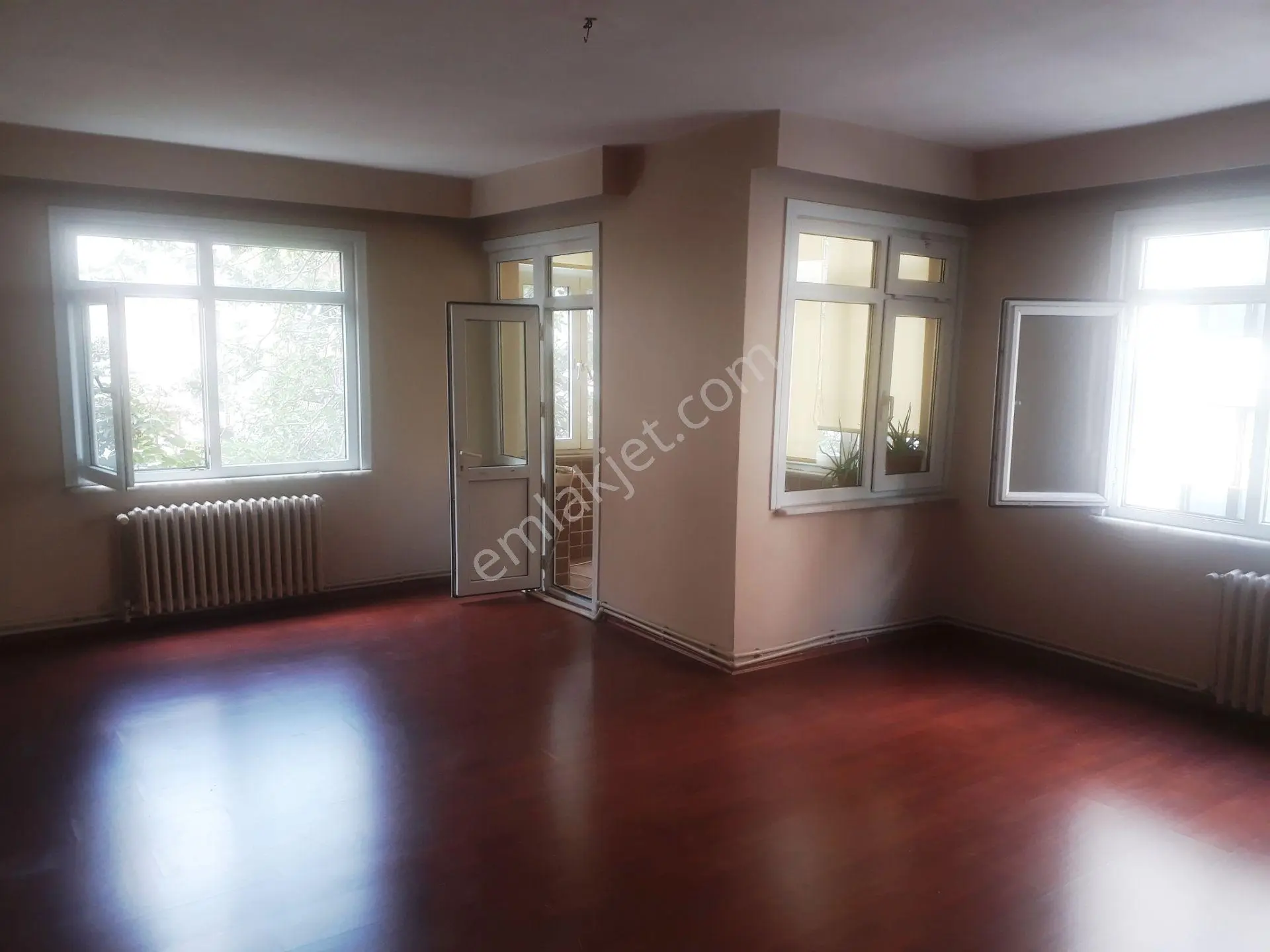 Siyavuşpaşa Gonca Sokakta 2 Kat Asansörlü 3+1 Köşe Başı Satılık Daire — fotoğraf 2