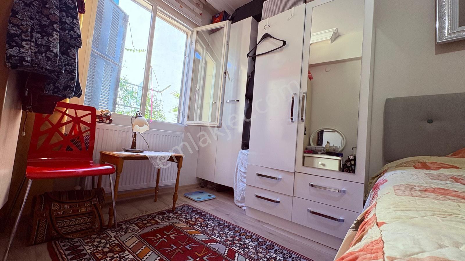 Kadınlar Denizinde Komple Tadilatlı 2+1 Site İçinde Daire — fotoğraf 7
