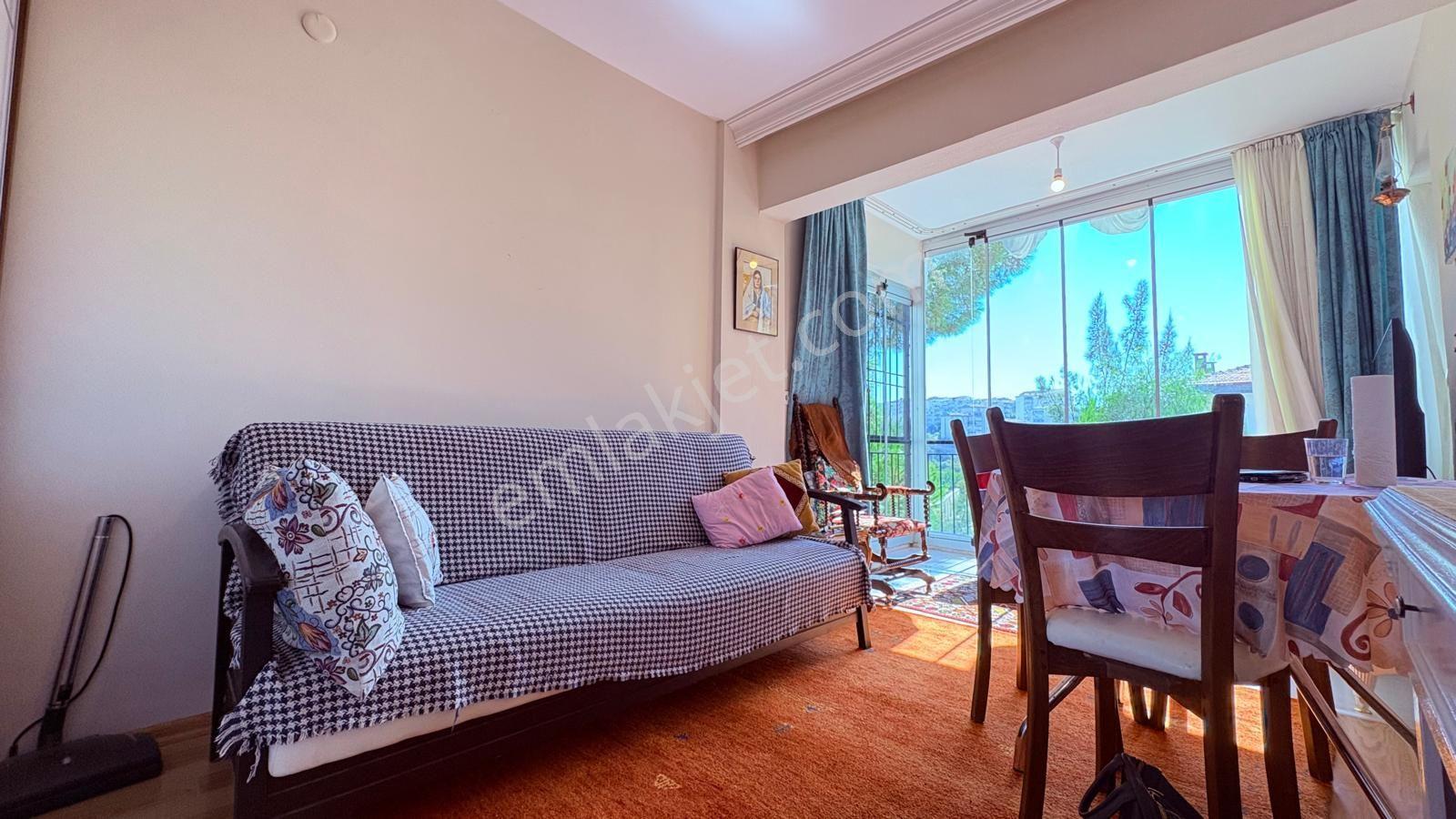 Kadınlar Denizinde Komple Tadilatlı 2+1 Site İçinde Daire — fotoğraf 10