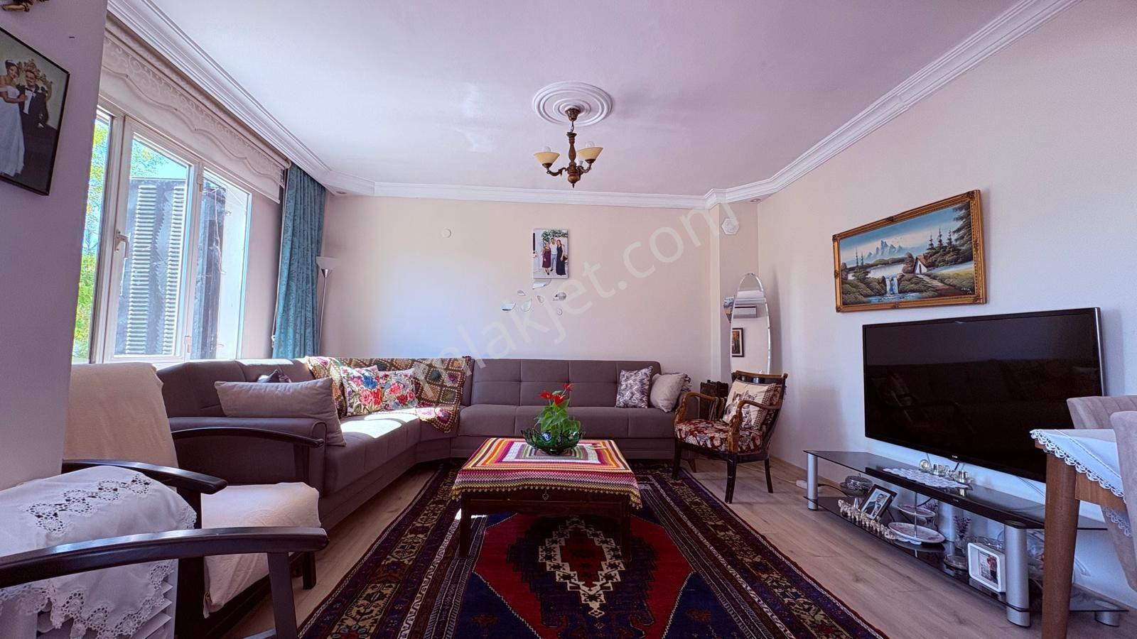 Kadınlar Denizinde Komple Tadilatlı 2+1 Site İçinde Daire — fotoğraf 14