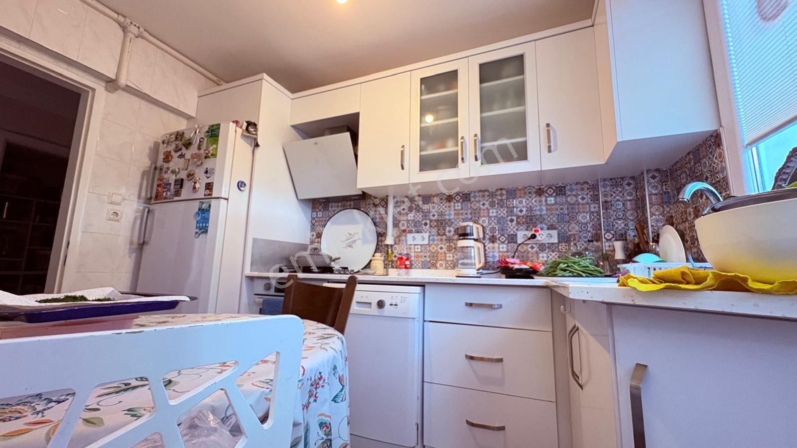 Kadınlar Denizinde Komple Tadilatlı 2+1 Site İçinde Daire — fotoğraf 21