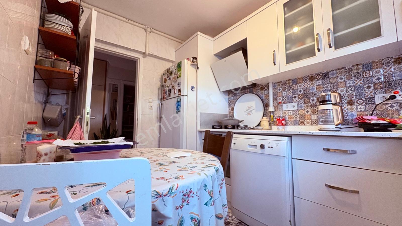 Kadınlar Denizinde Komple Tadilatlı 2+1 Site İçinde Daire — fotoğraf 22