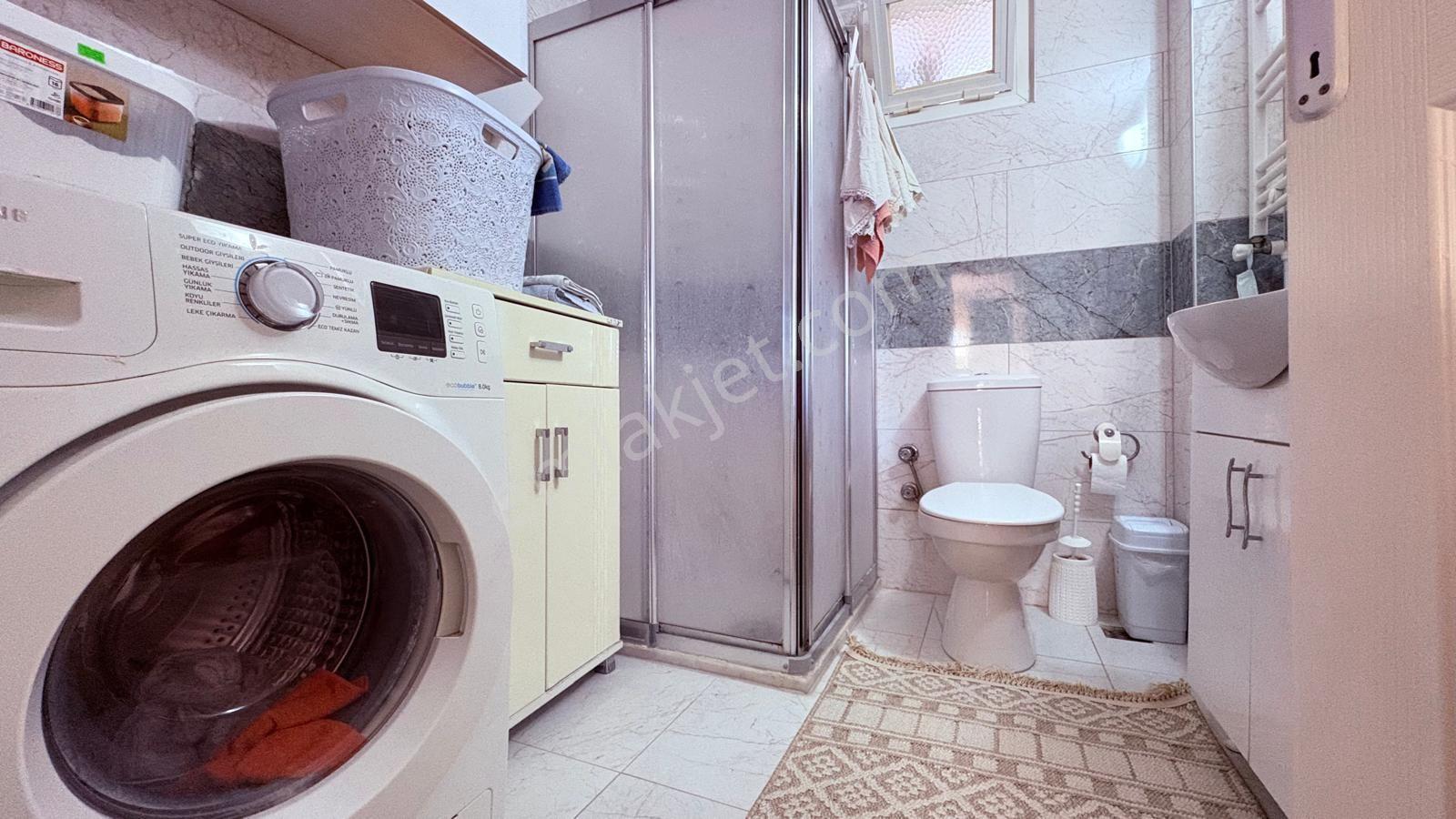 Kadınlar Denizinde Komple Tadilatlı 2+1 Site İçinde Daire — fotoğraf 31
