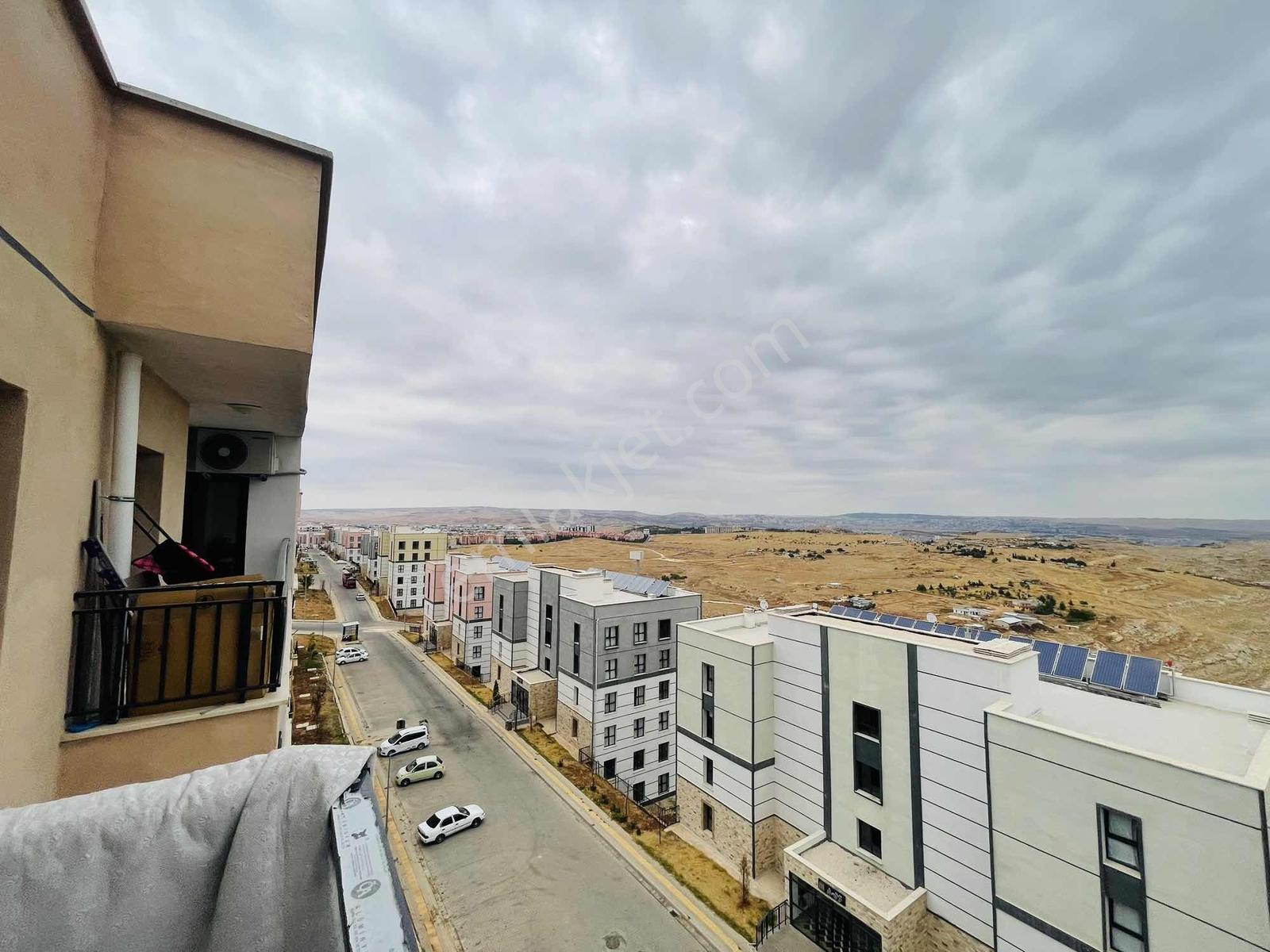 Güç Emlaktan Yeni Batıkent Tokiler De Satılık 3+1 Daire — fotoğraf 3