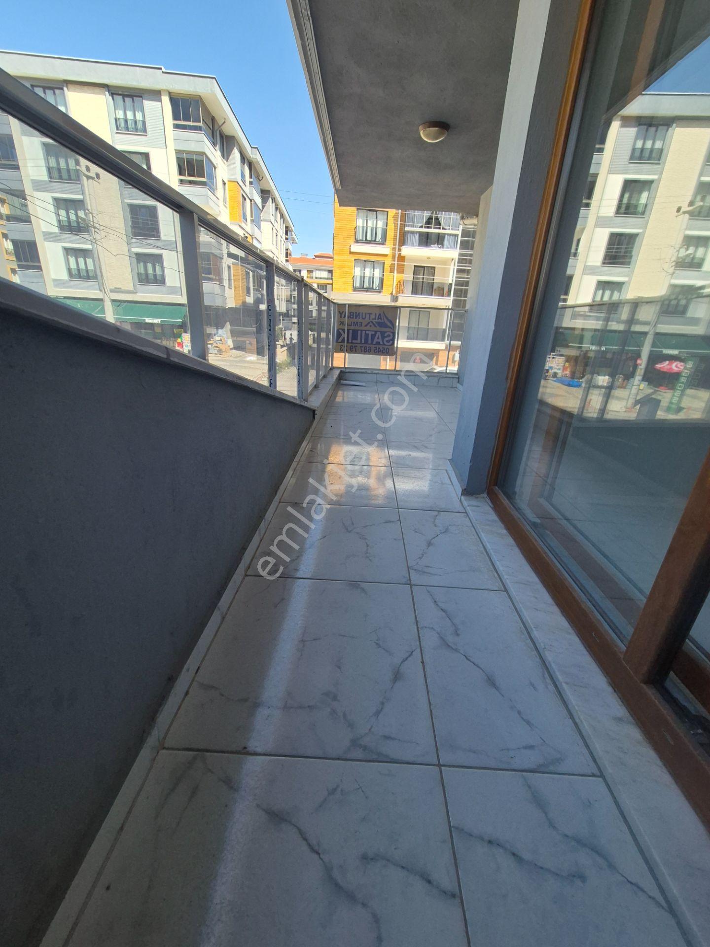 Altunbay Emlaktan Yarenler De Satılık Lüks 3+1 Daire — fotoğraf 11