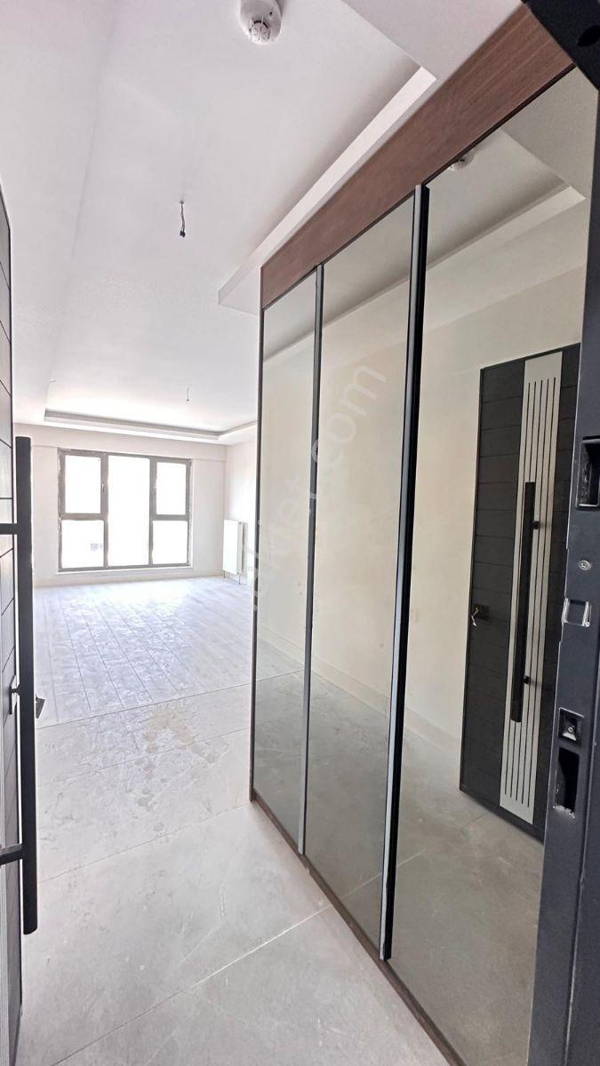 Eryaman Yeşilova Güvenlikli Sitede İskanlı Çift Banyolu Lüx 2+1 — fotoğraf 2