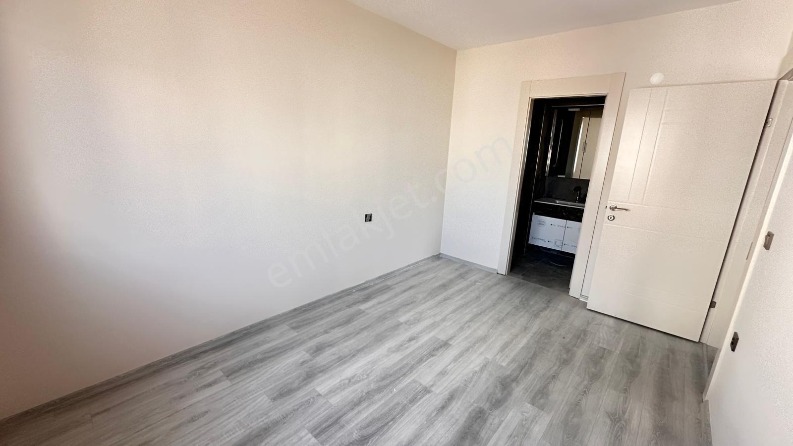 Eryaman Yeşilova Güvenlikli Sitede İskanlı Çift Banyolu Lüx 2+1 — fotoğraf 11