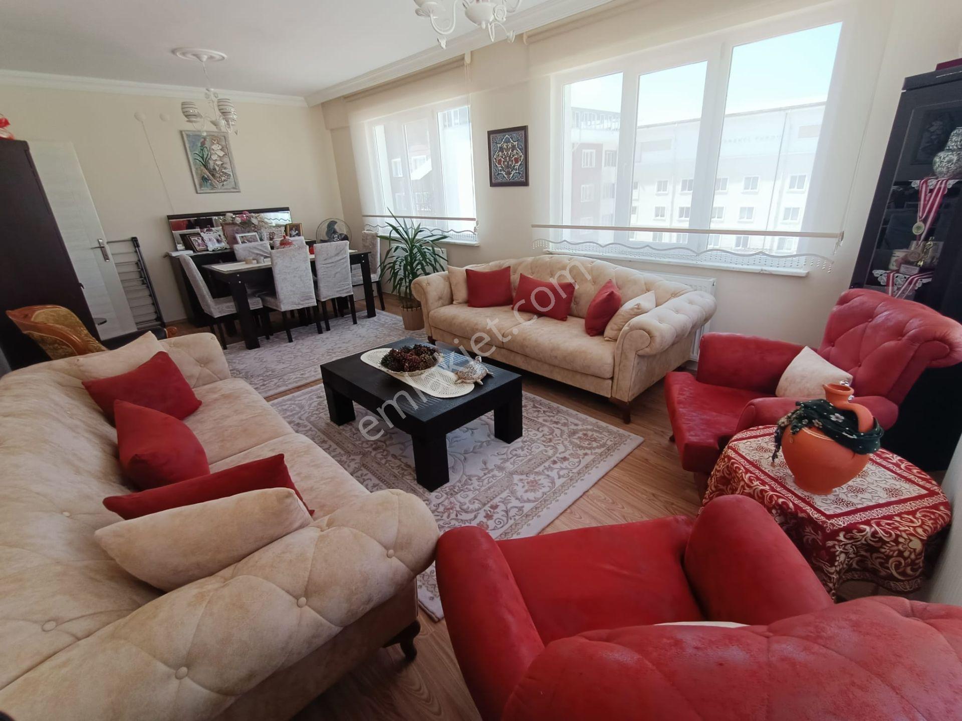Zafertepe Mahallesi Selçuklu Sitesi’nde Satılık 3+1 — fotoğraf 8
