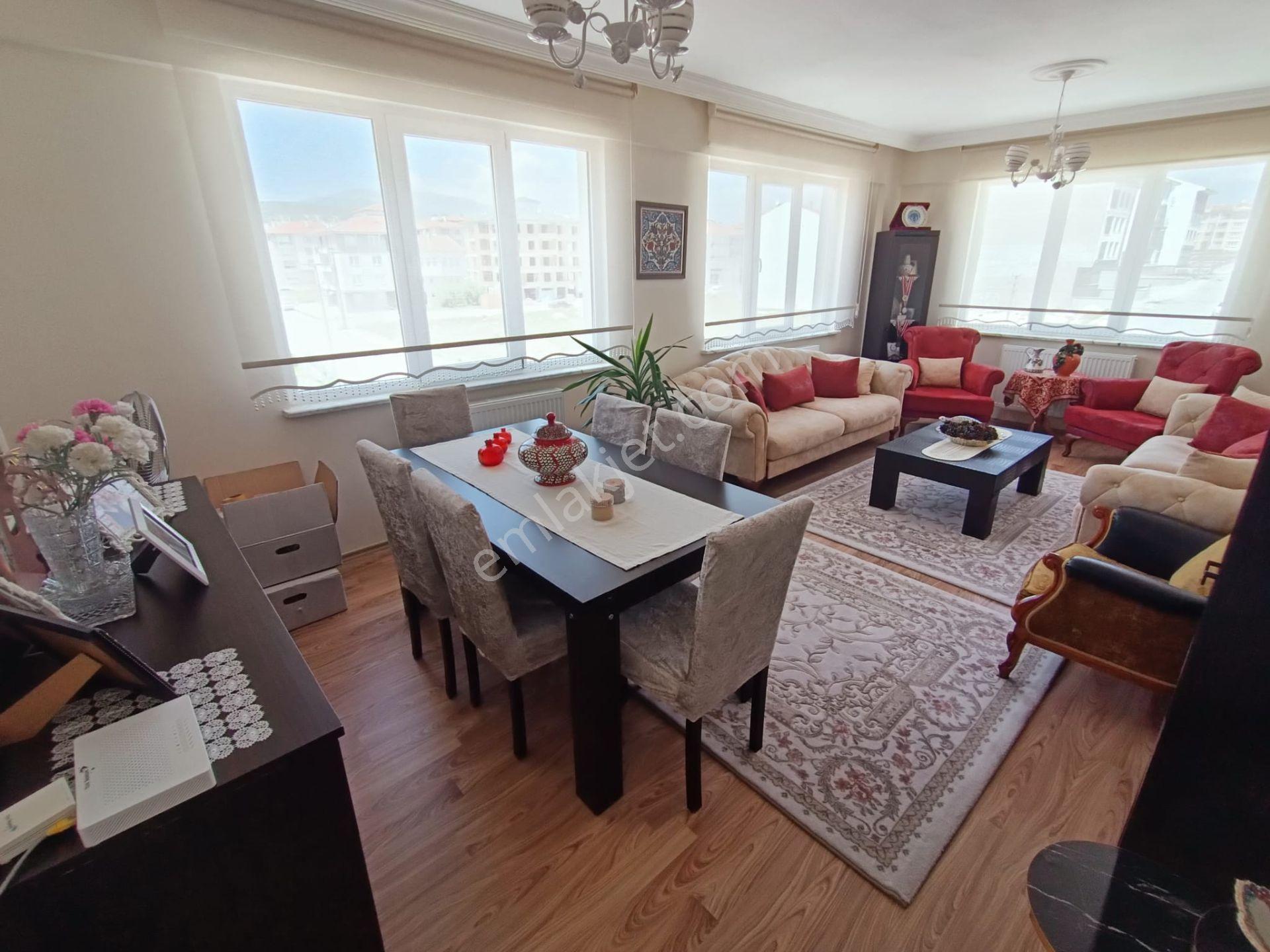 Zafertepe Mahallesi Selçuklu Sitesi’nde Satılık 3+1 — fotoğraf 15