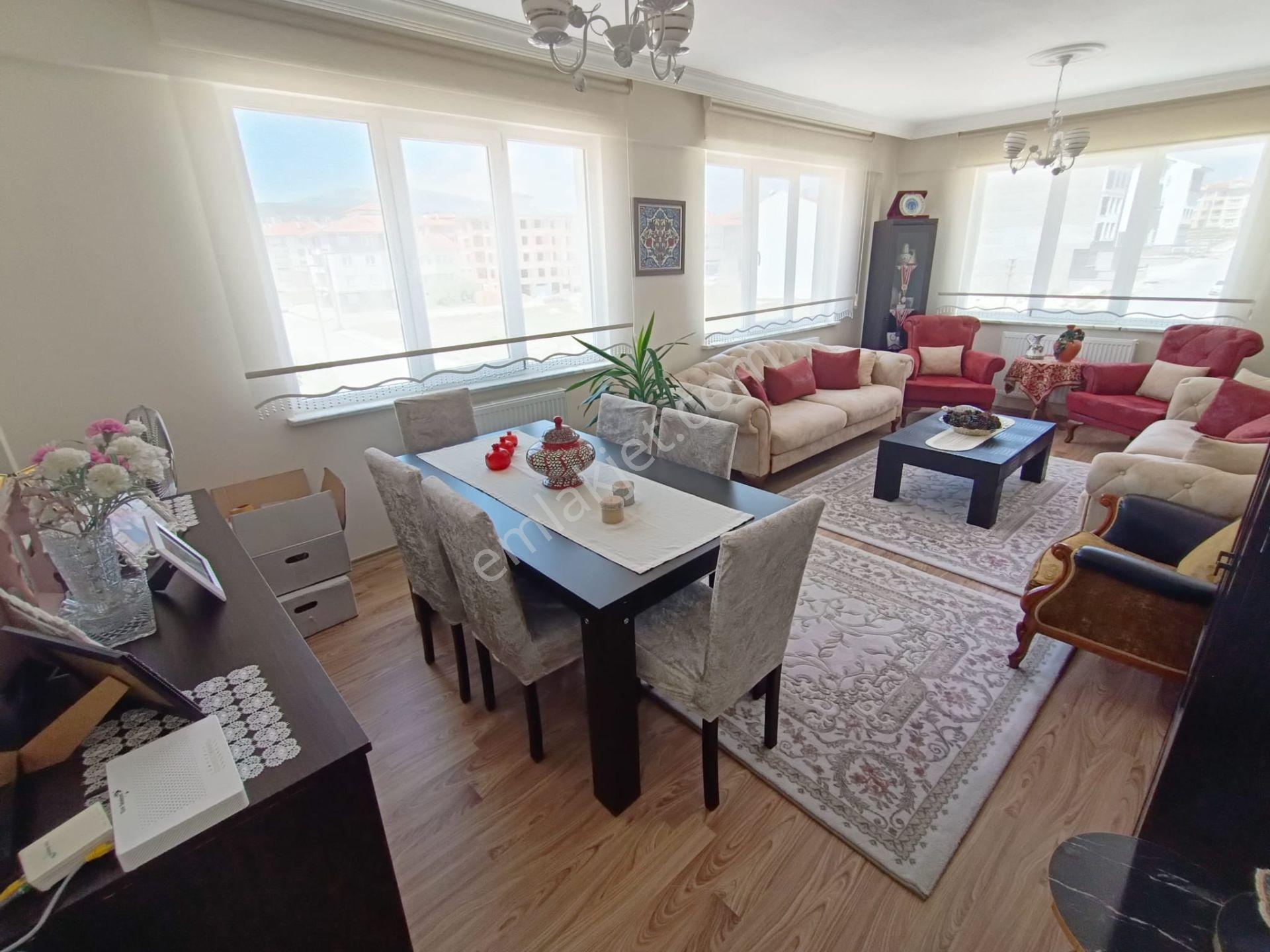 Zafertepe Mahallesi Selçuklu Sitesi’nde Satılık 3+1 — fotoğraf 28