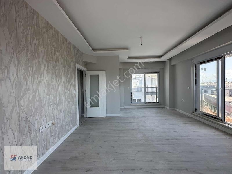 Akdeniz Emlaktan Denize Yürüme Mesafesinde Köşe Başı Daire — fotoğraf 2