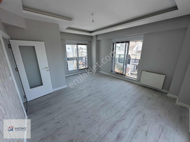 Akdeniz Emlaktan Denize Yürüme Mesafesinde Köşe Başı Daire — fotoğraf 4