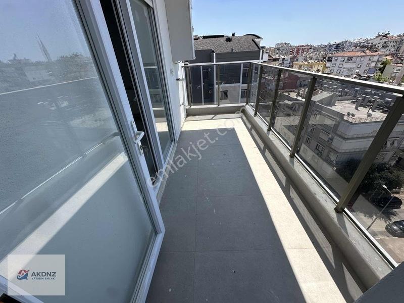 Akdeniz Emlaktan Denize Yürüme Mesafesinde Köşe Başı Daire — fotoğraf 13