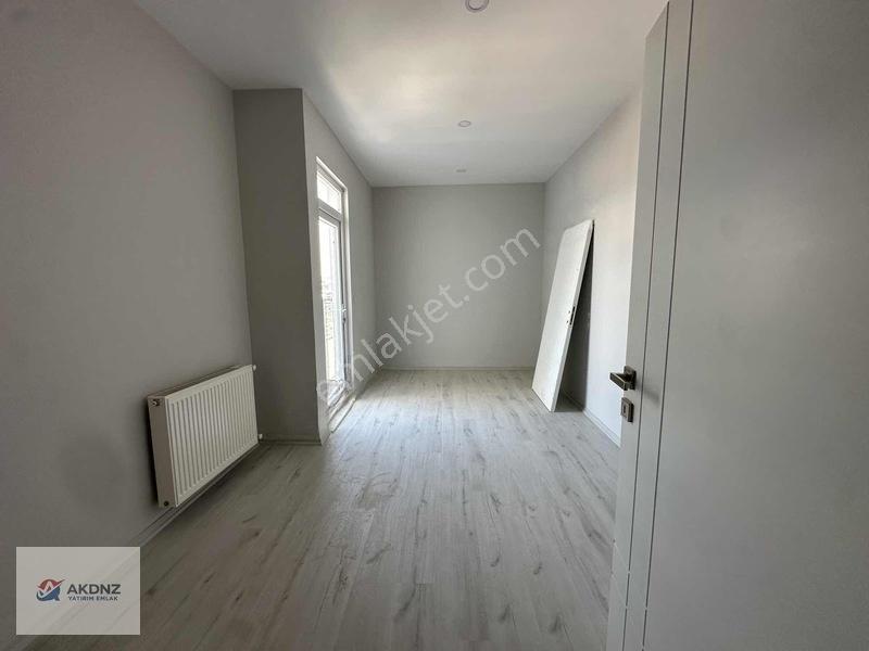 Akdeniz Emlaktan Denize Yürüme Mesafesinde Köşe Başı Daire — fotoğraf 24