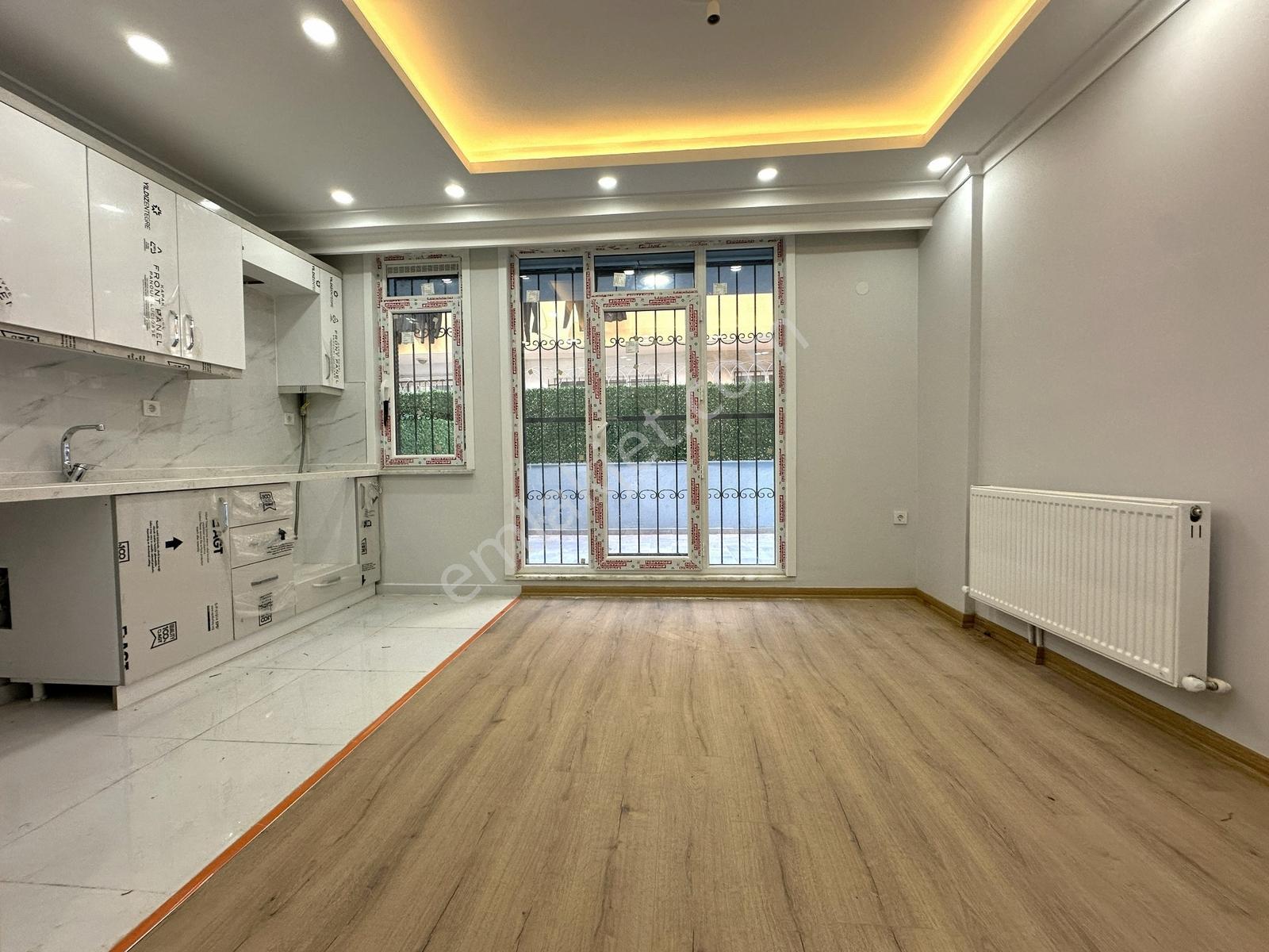 Next House'Dan Tramvay Yakını Sıfır Bahçe Kullanımlı 2+1