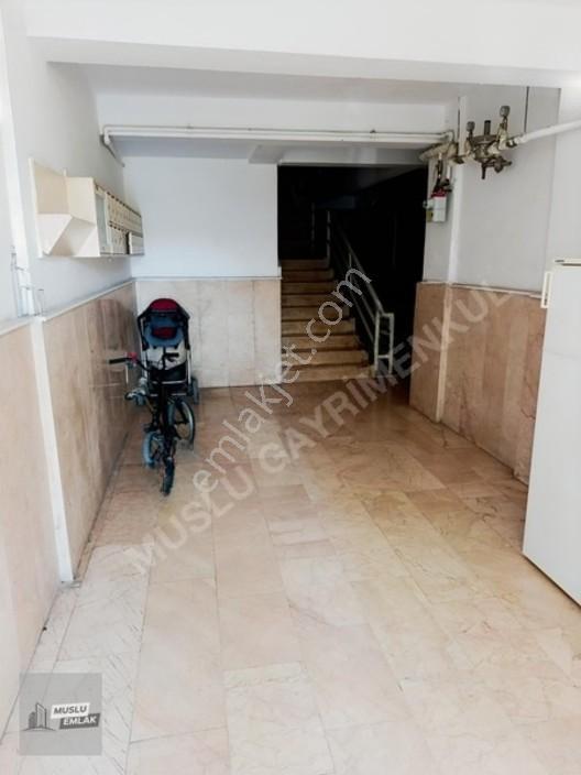 Pazartesi Pazarı Yanı Mavral Sokak'ta 140m² 3+1 Satılık Daire — fotoğraf 2