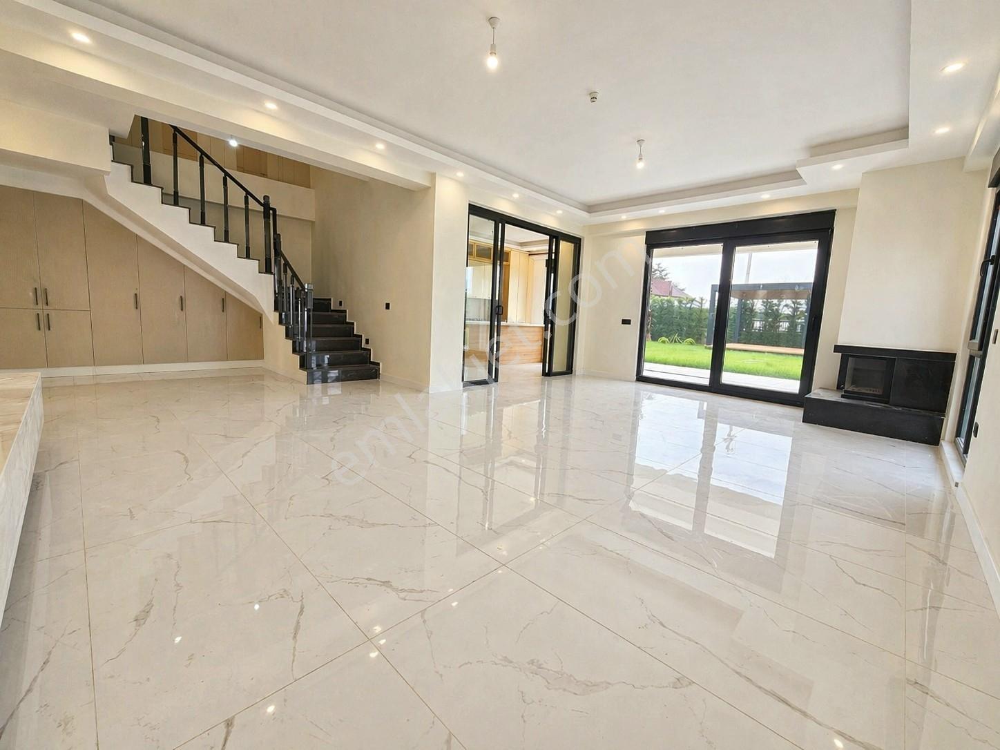 Hak Emlak'tan Arapçiftliği Mah.de Satılık 4+1 Ultra Lüks Villa — fotoğraf 6