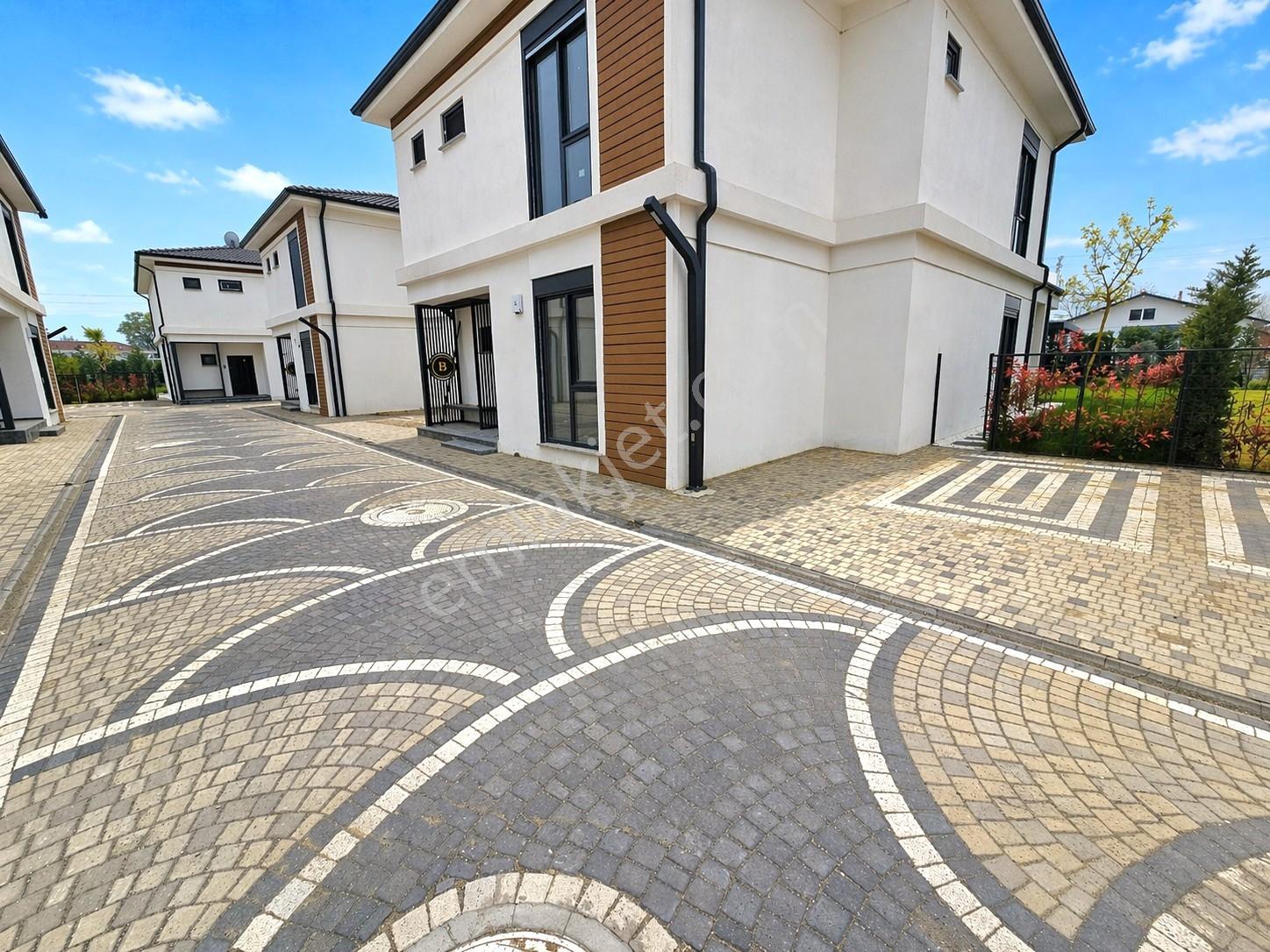 Hak Emlak'tan Arapçiftliği Mah.de Satılık 4+1 Ultra Lüks Villa — fotoğraf 32