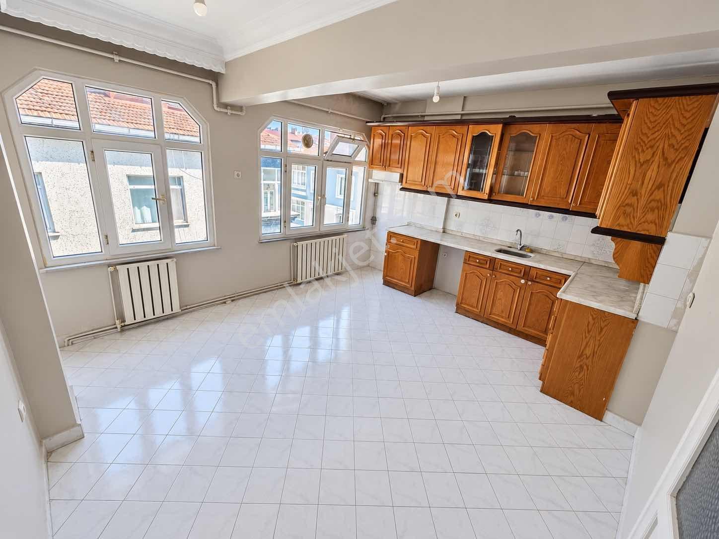Bağlarbaşı Mahallesinde Satılık 2+1 Çift Balkonlu 100 M2 — fotoğraf 10