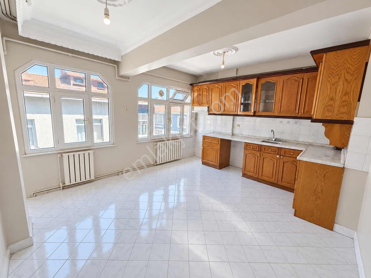 Bağlarbaşı Mahallesinde Satılık 2+1 Çift Balkonlu 100 M2 — fotoğraf 11