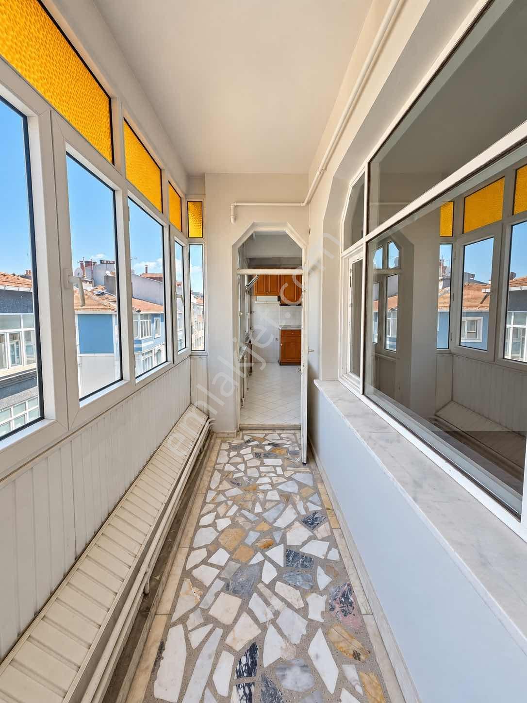 Bağlarbaşı Mahallesinde Satılık 2+1 Çift Balkonlu 100 M2 — fotoğraf 12