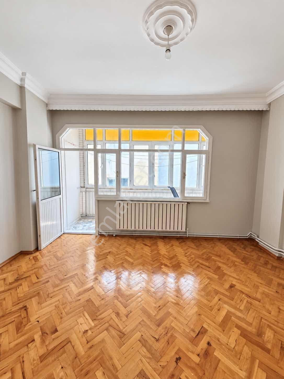 Bağlarbaşı Mahallesinde Satılık 2+1 Çift Balkonlu 100 M2 — fotoğraf 16