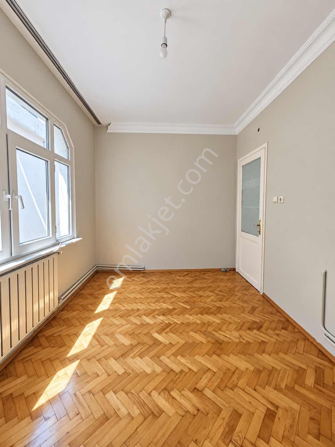 Bağlarbaşı Mahallesinde Satılık 2+1 Çift Balkonlu 100 M2 — fotoğraf 17