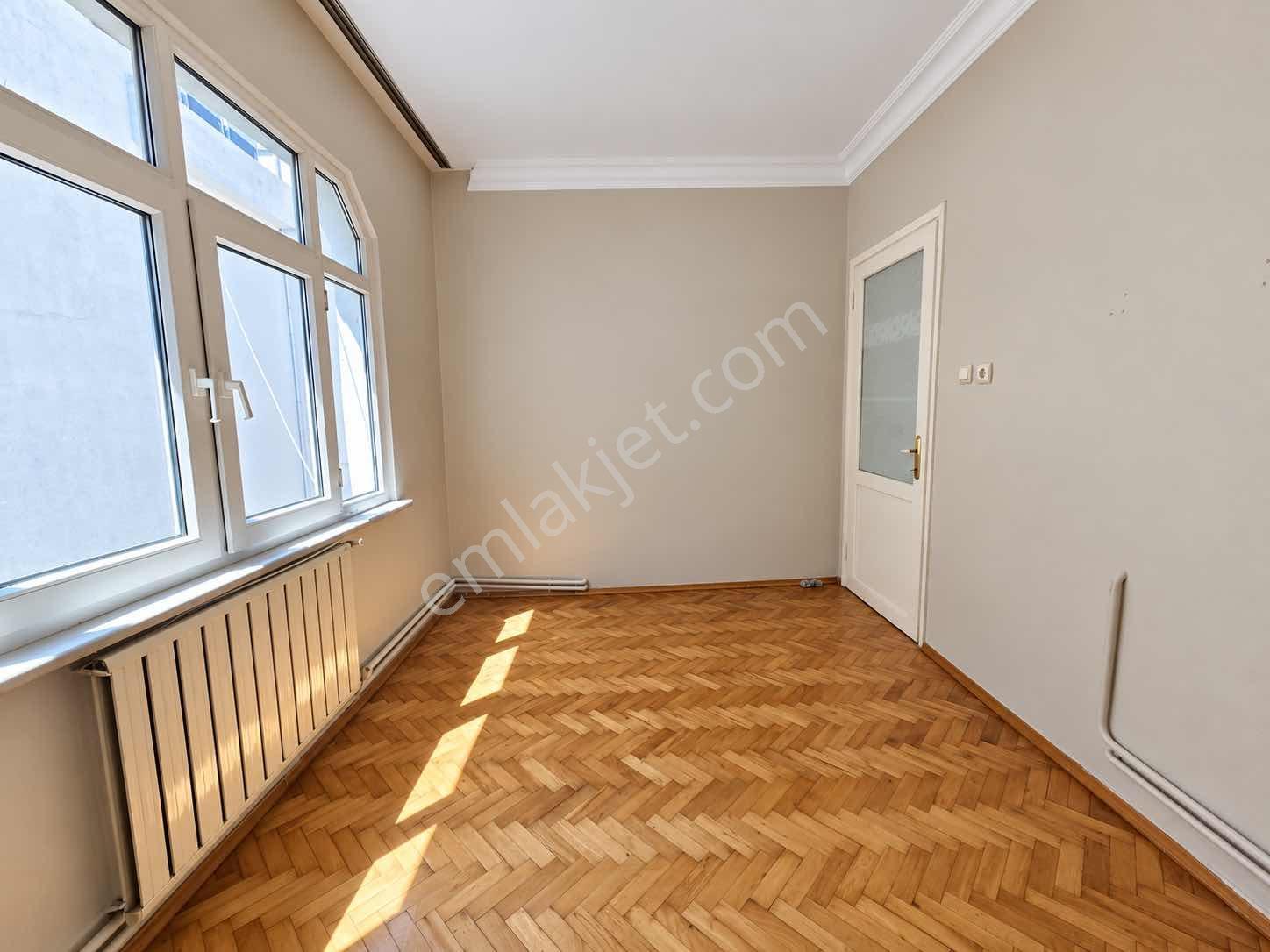 Bağlarbaşı Mahallesinde Satılık 2+1 Çift Balkonlu 100 M2 — fotoğraf 18