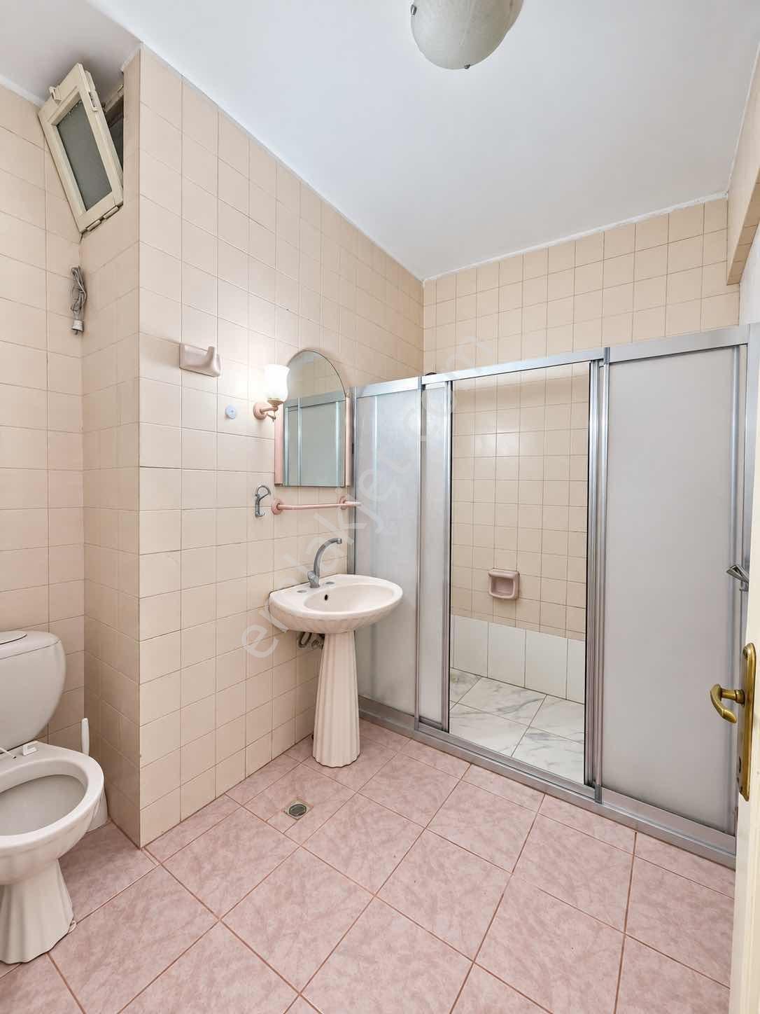 Bağlarbaşı Mahallesinde Satılık 2+1 Çift Balkonlu 100 M2 — fotoğraf 27