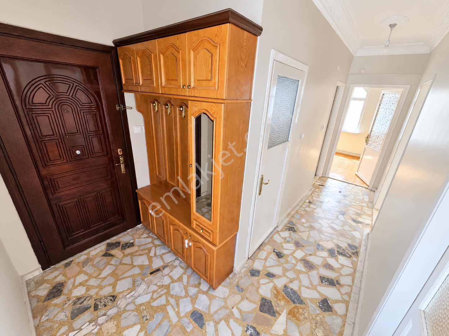 Bağlarbaşı Mahallesinde Satılık 2+1 Çift Balkonlu 100 M2 — fotoğraf 30