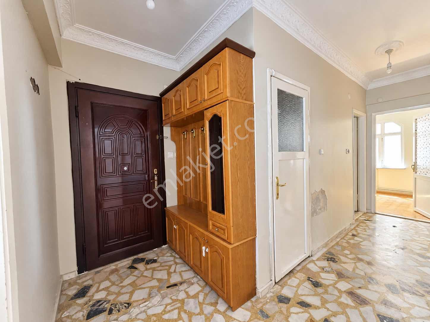 Bağlarbaşı Mahallesinde Satılık 2+1 Çift Balkonlu 100 M2 — fotoğraf 31