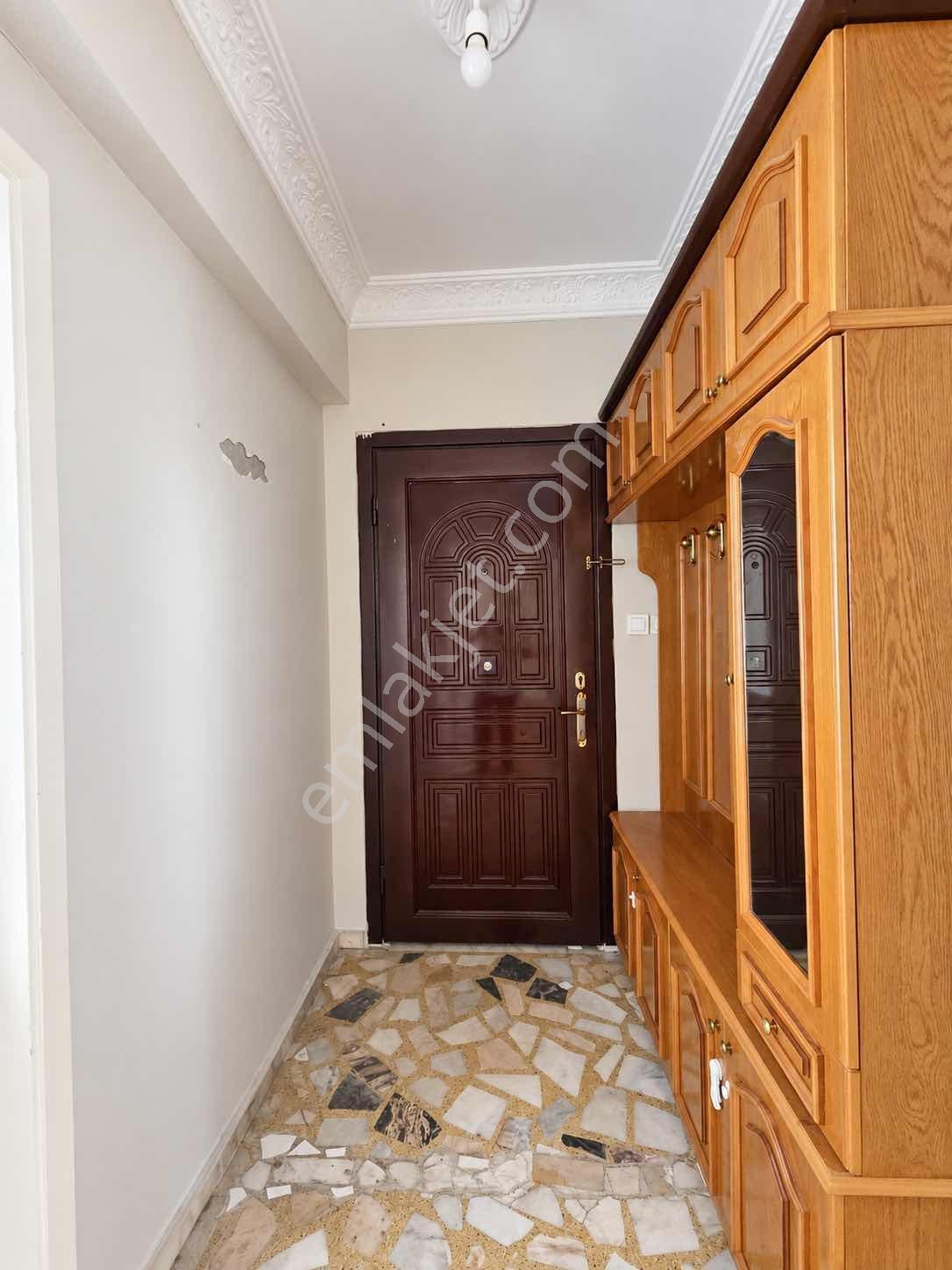 Bağlarbaşı Mahallesinde Satılık 2+1 Çift Balkonlu 100 M2 — fotoğraf 32