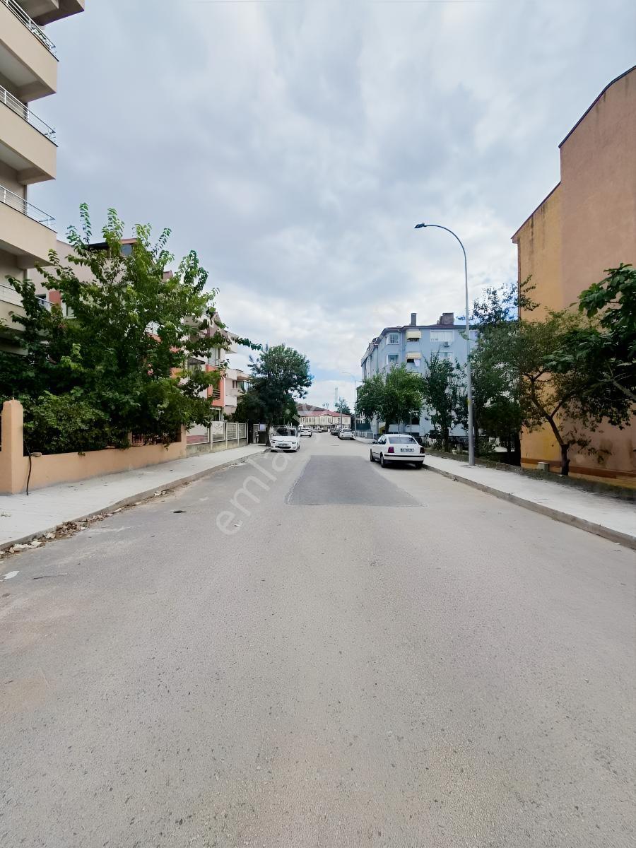 Körfez Mimar Sinan'da Tek Gıda İş Sitesinde Satılık 120m2 Arakat — fotoğraf 2