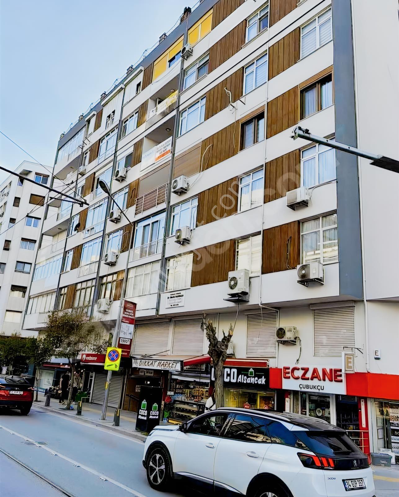 Alsancak Şair Eşref Bulvarı Muhteşem Konumda 3+1 Satılık