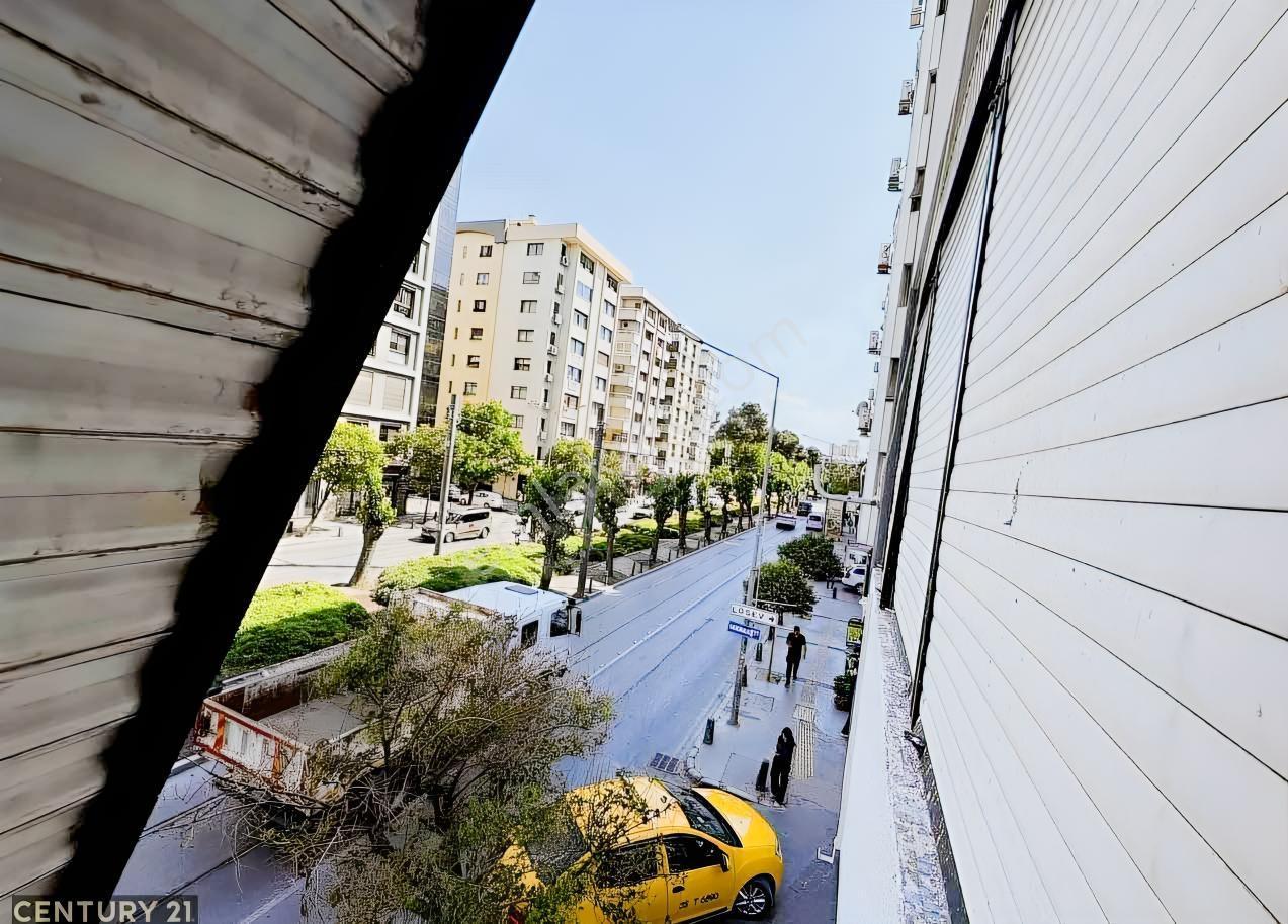 Alsancak Şair Eşref Bulvarı Muhteşem Konumda 3+1 Satılık — fotoğraf 24