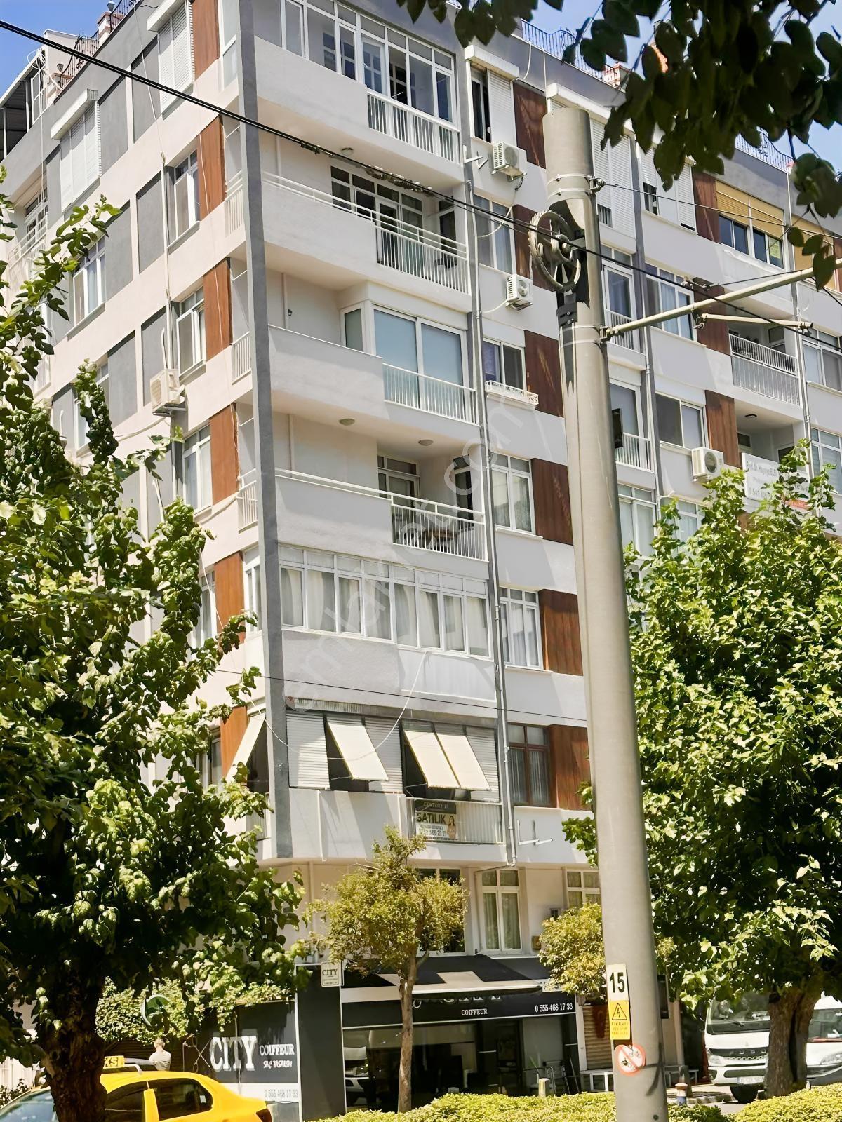 Alsancak Şair Eşref Bulvarı Muhteşem Konumda 3+1 Satılık — fotoğraf 28
