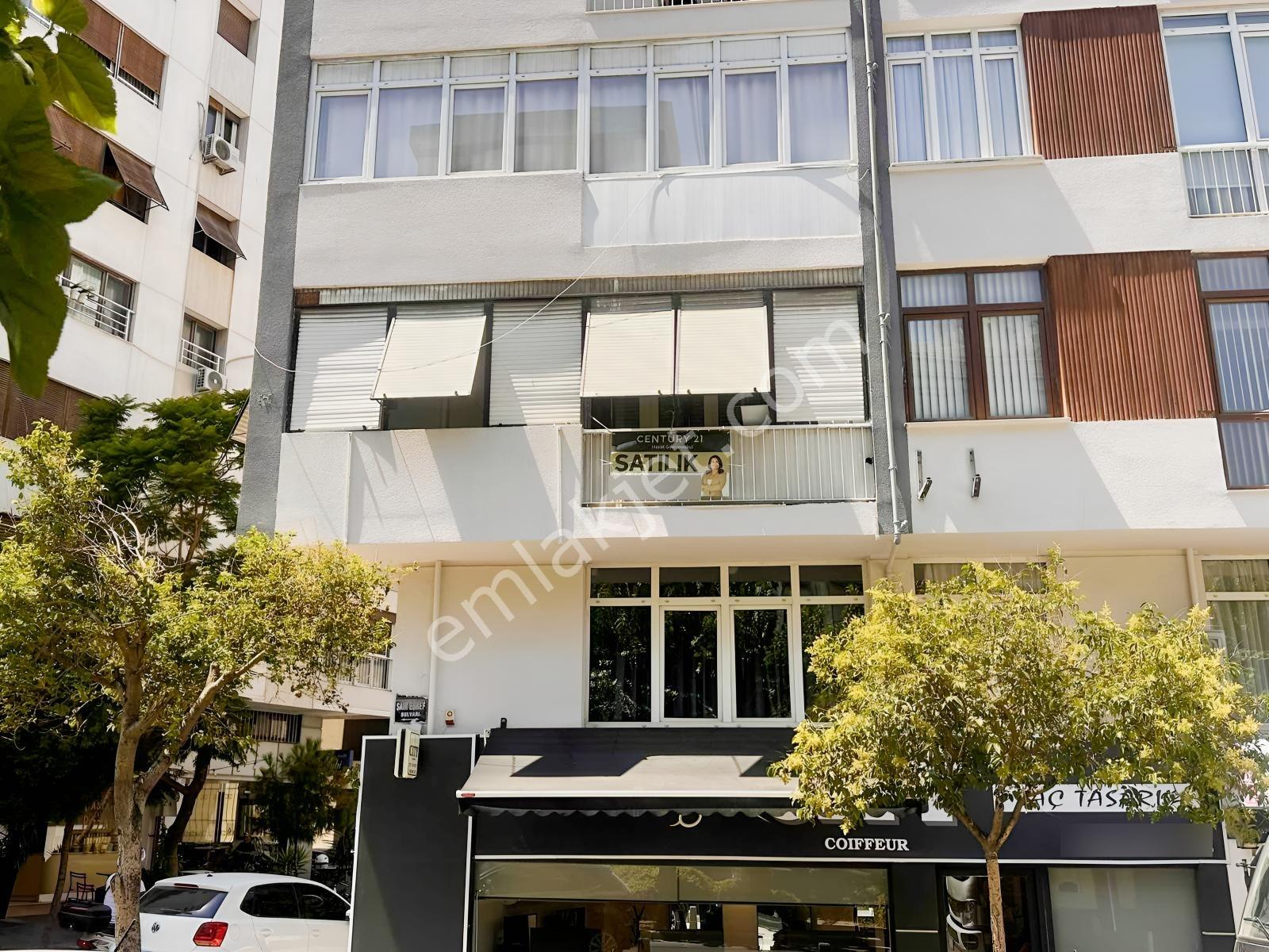 Alsancak Şair Eşref Bulvarı Muhteşem Konumda 3+1 Satılık — fotoğraf 29