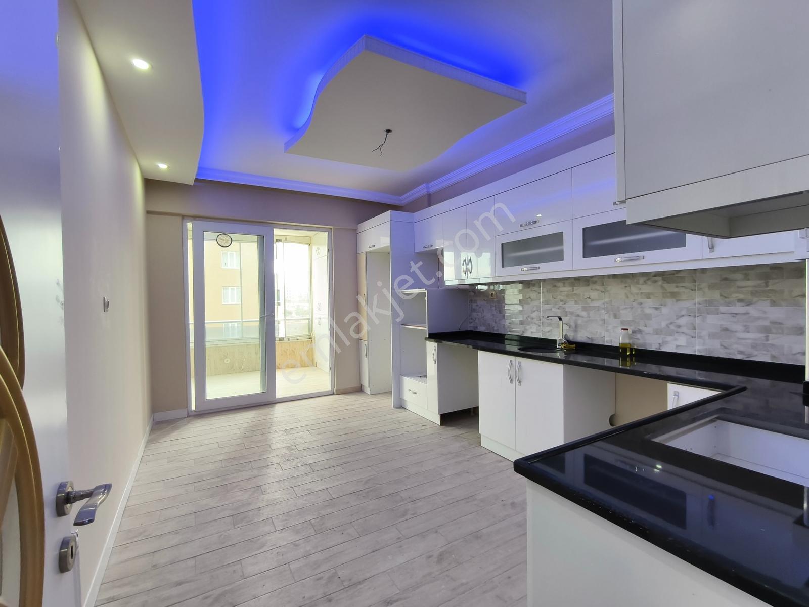 Yeni Rota Emlaktan Site İçerisinde İçi Yapılı 4+1 Satılık Daire