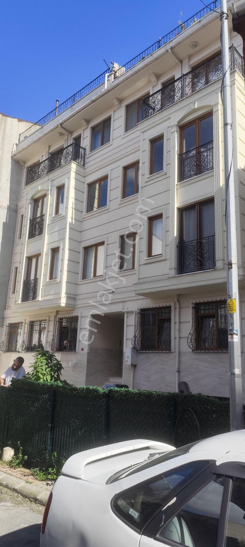 Fatih Kocamustafapaşa Sümbül Yedisehitler De Satılık 5 Yıllık Binadan Arakat. Daire.. — fotoğraf 2