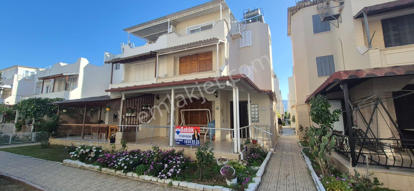 Davutlar Atakent Sıtesınde, Denıze 150 Metre ,eşyalı 4+1 Villa — fotoğraf 3