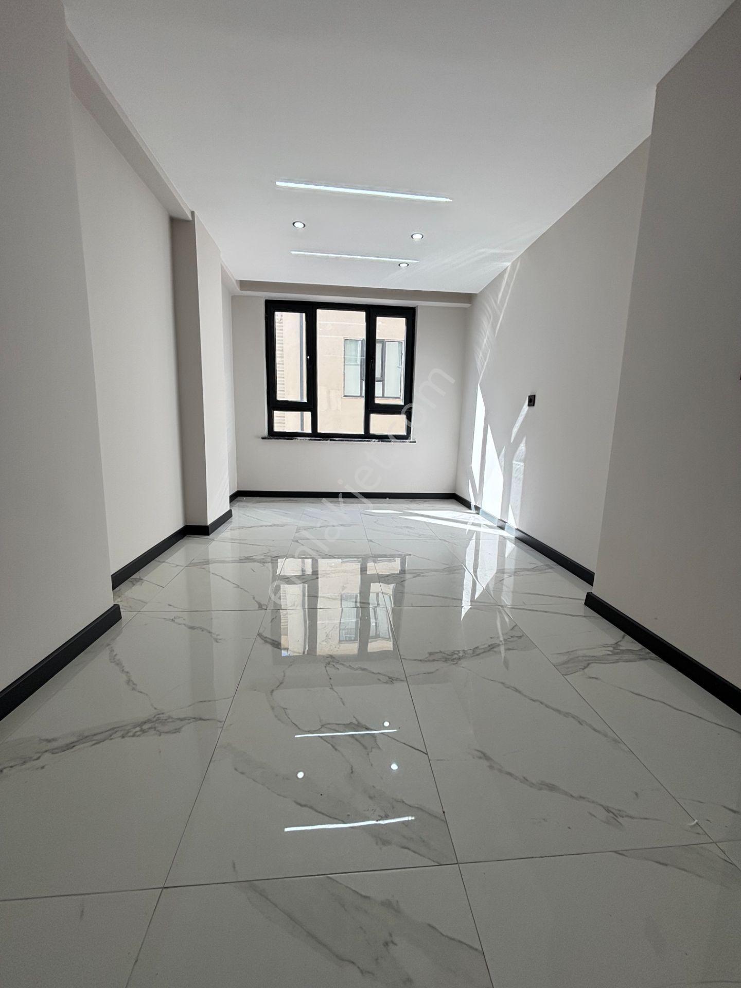 Estorıa'dan Çamlıca Bulvar Yanında Katta Tek Sıfır 2+1 Daire — fotoğraf 27