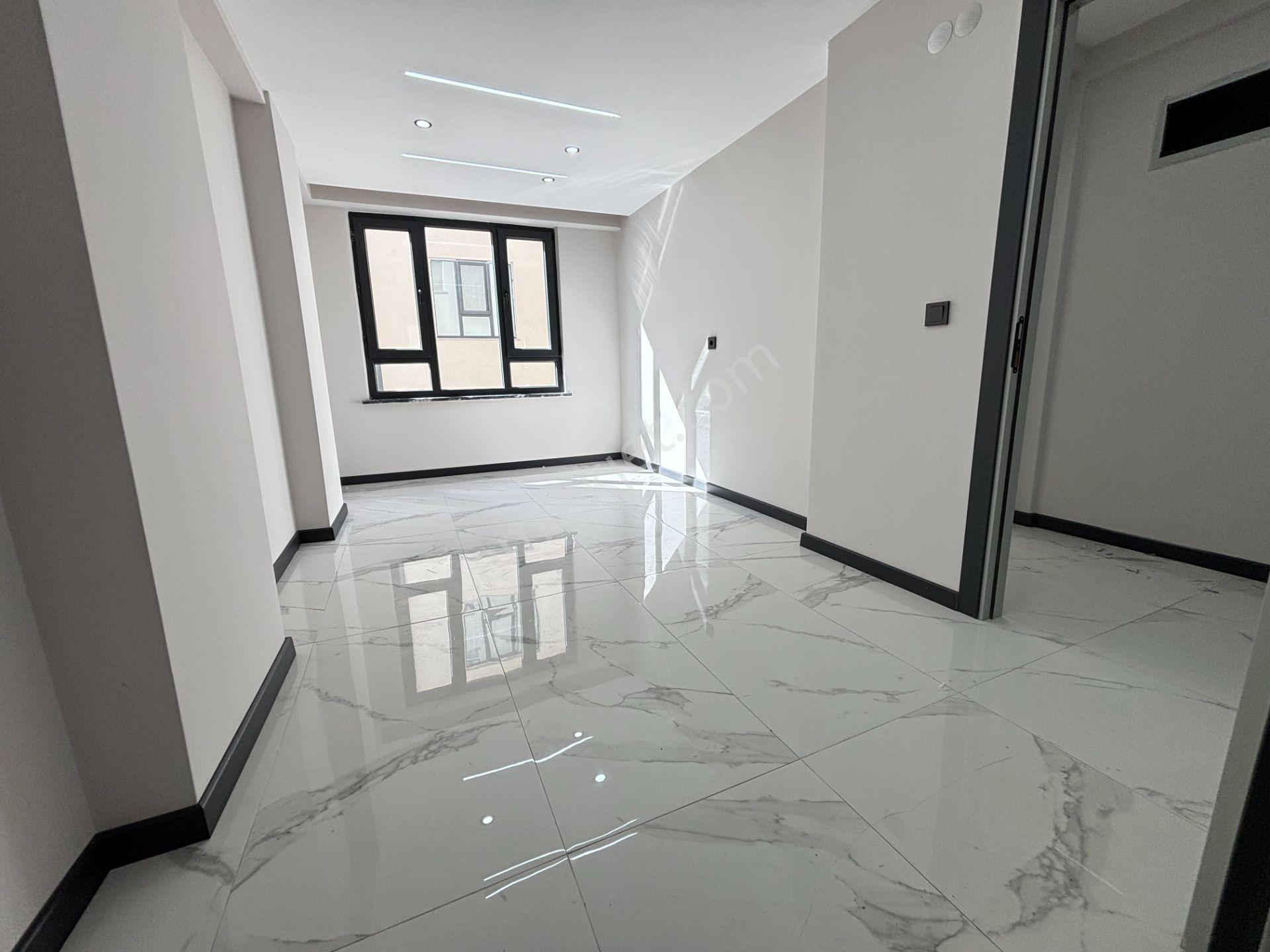 Estorıa'dan Çamlıca Bulvar Yanında Katta Tek Sıfır 2+1 Daire — fotoğraf 29
