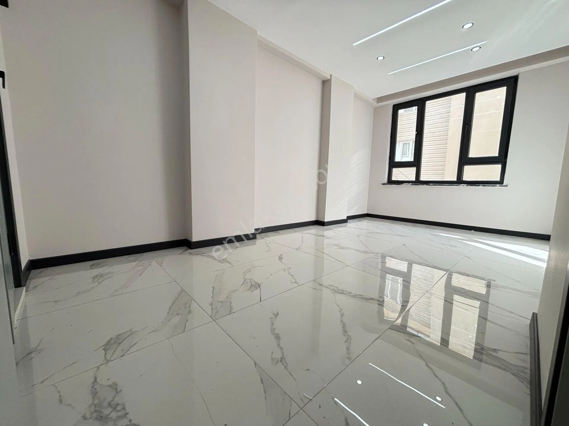 Estorıa'dan Çamlıca Bulvar Yanında Katta Tek Sıfır 2+1 Daire — fotoğraf 36