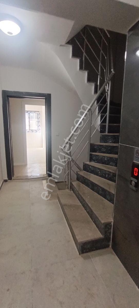 Karabağlar Merkez 2+1 80m2 Yüksek Giriş Doğalgazlı Daire Satılık — fotoğraf 5