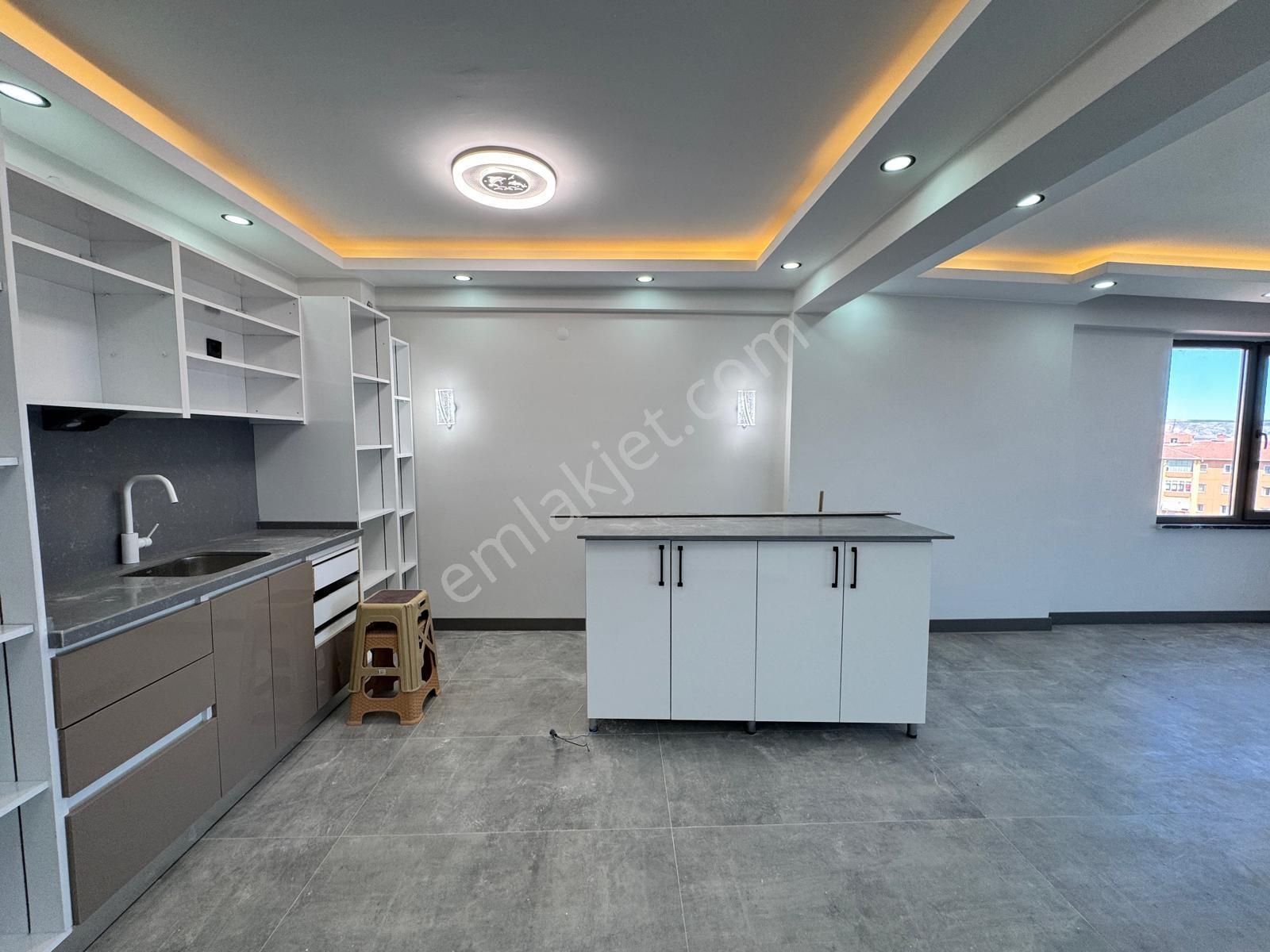 Rba'dan Erenköy Mh Yıldırım Cd. Üzerinde 3+2 Satılık Dubleks — fotoğraf 3