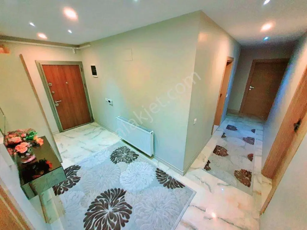 Uytundan Edremit Cennetayağında Site İçi Ara Kat Lüks 4+1 Daire — fotoğraf 32