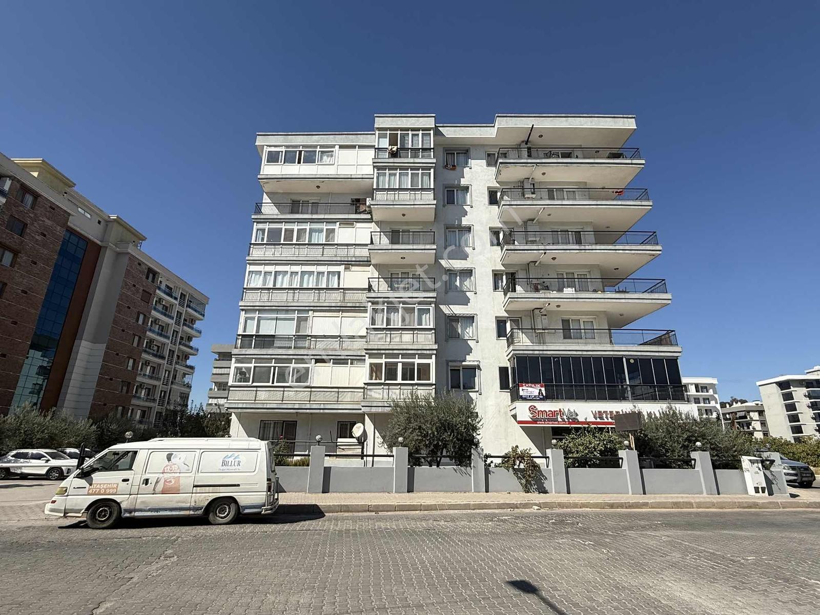 Ataşehir'de Bazekol Karşısında Tadilatlı Satılık 3+1 Daire — fotoğraf 2